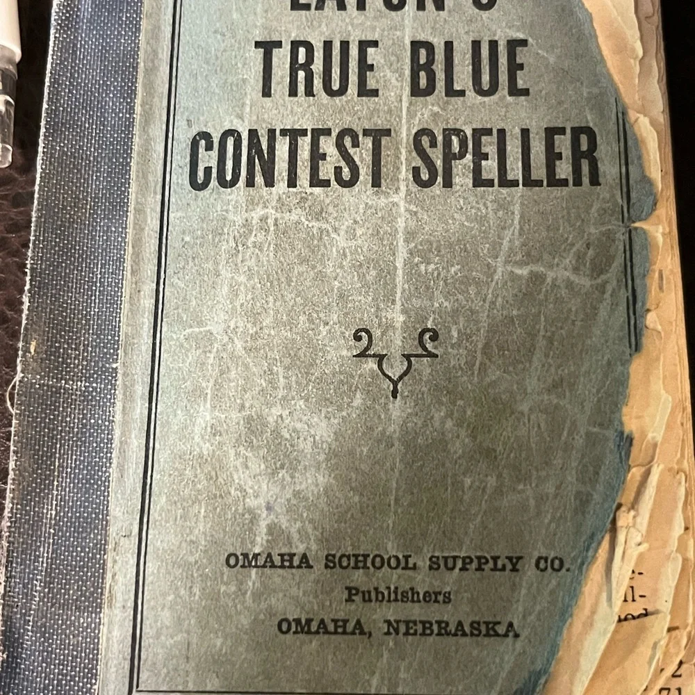 Vintage memorabilia and books - Picture 5 of 6